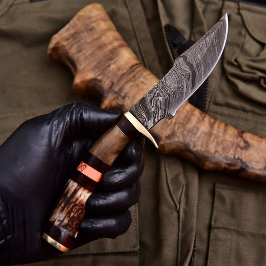 Forged Damascus Blade Skinning Knife Stag Antler & Ram Horn Handle - Image 2
