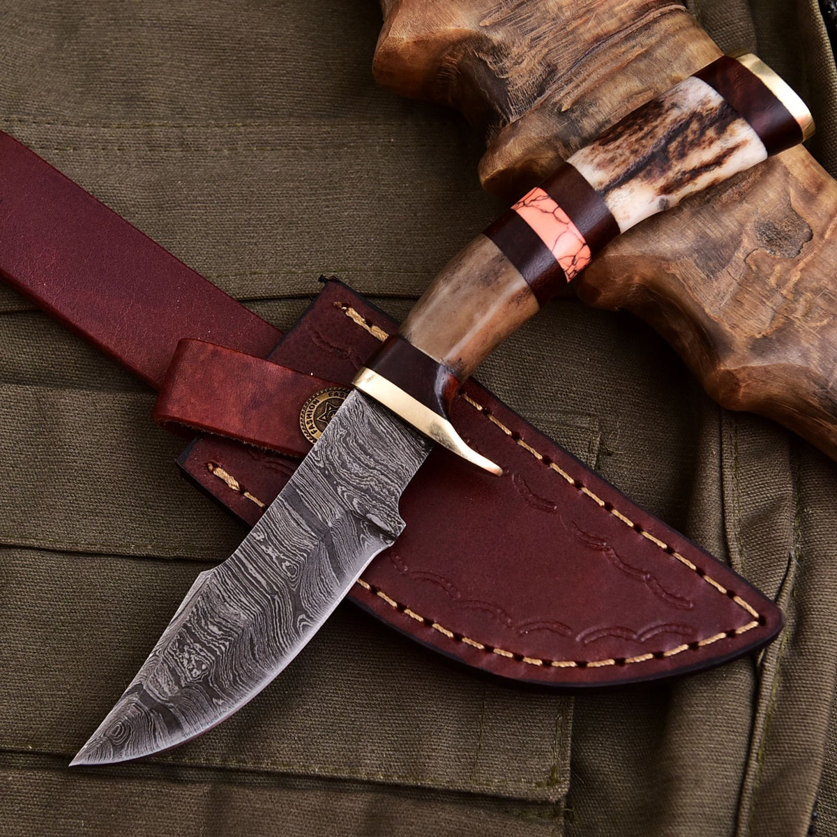 Forged Damascus Blade Skinning Knife Stag Antler & Ram Horn Handle - Image 1