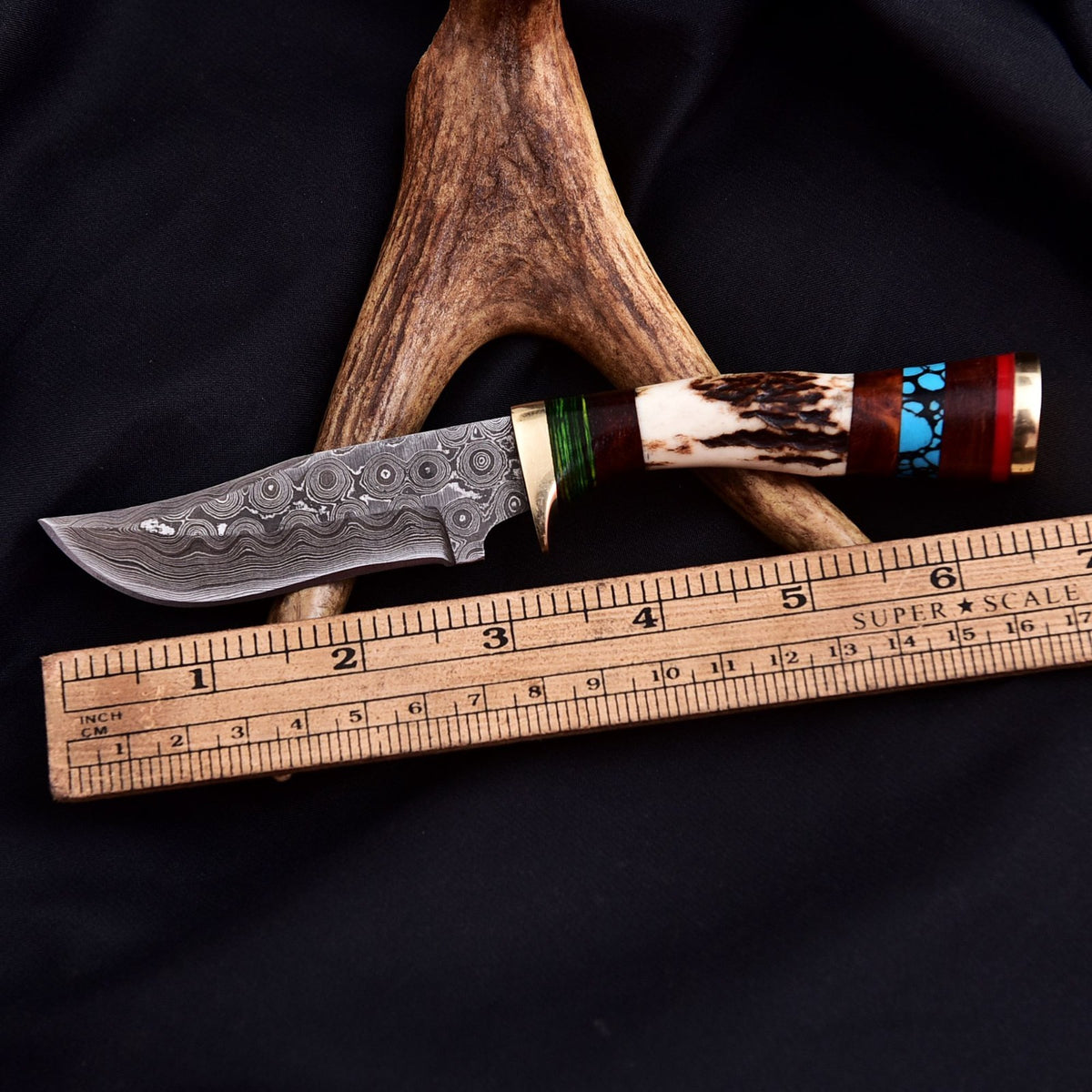 Edc Damascus Steel Blade Skinning Knife Original Stag Antler Handle Brass Guard - Image 4